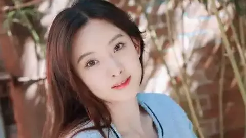 女子带娃住酒店